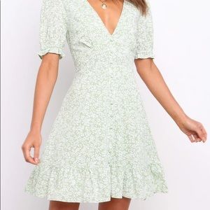 Floral green mini dress!